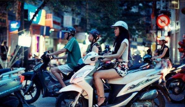 一百块钱可以让越南美女做什么，事实说出来，你也许不相信