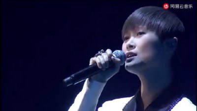 ​《忽然之间》现场版，这首看似关于感情的歌曲……
