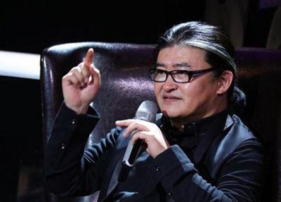 ​刘欢传来坏消息，节目途中倒地不起，网友表示祝愿