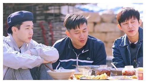 刘宪华再次被网友批情商低，黄磊脸上都绷不住，说刘宪华没感情