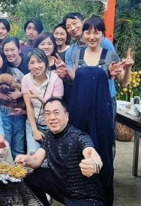 ​刘心悠与友人聚餐被猜怀孕，神秘老公疑曝光，本人回应