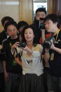 ​刘亦菲的妈妈刘晓莉：放弃婚姻与事业，为女儿背20年黑锅不辩解