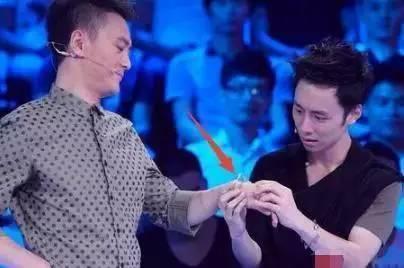 范冰冰大方回应自己的初恋：只有他分手后不掀我裙底