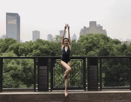 任达华12岁女儿腿长逆天？那跟“验腿机”雎晓雯比呢？