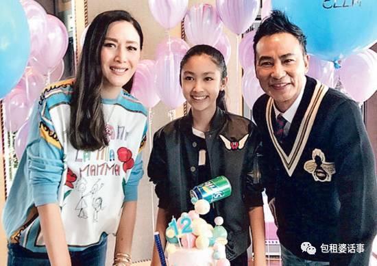 任达华12岁女儿腿长逆天？那跟“验腿机”雎晓雯比呢？