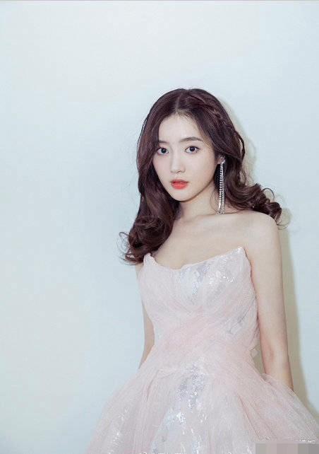李汶翰被曝有女友？两人用过情侣微博昵称，还带她去了乐华年会