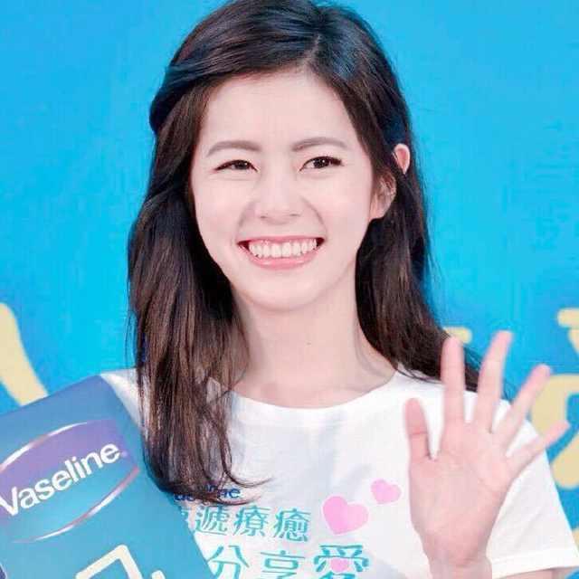 任容萱婉拒好感恰到好处，网友看走眼直呼“还能拒绝陈伟霆？”