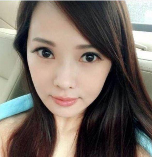 伊能静微博公开卖课被点名批评，网友：真心建议秦昊收掉她的手机