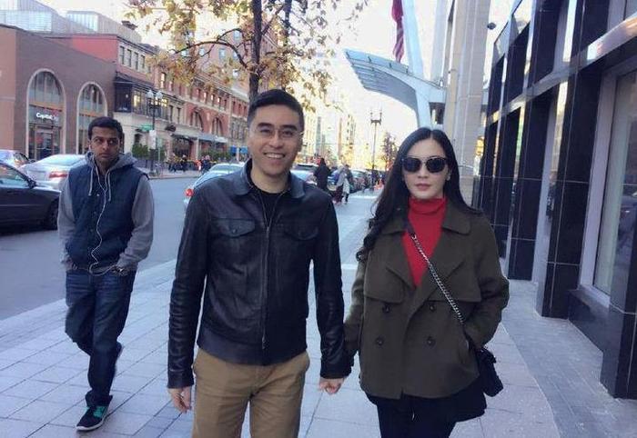 陈冰妈妈逆龄生长成红人, 真是陈年的冰冻美人啊!