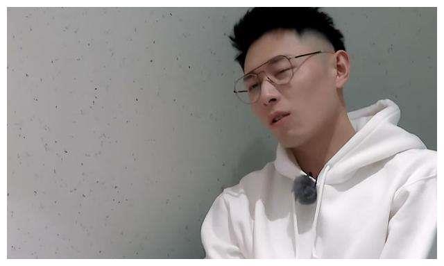 当红女艺人王子文情史很丰富，曾经撩过国民老公买超