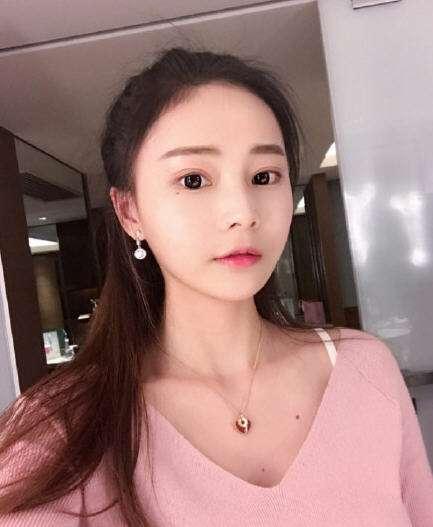 冯提莫称与会计见过一次，160万会依法退回去！余思瞳：放过我！