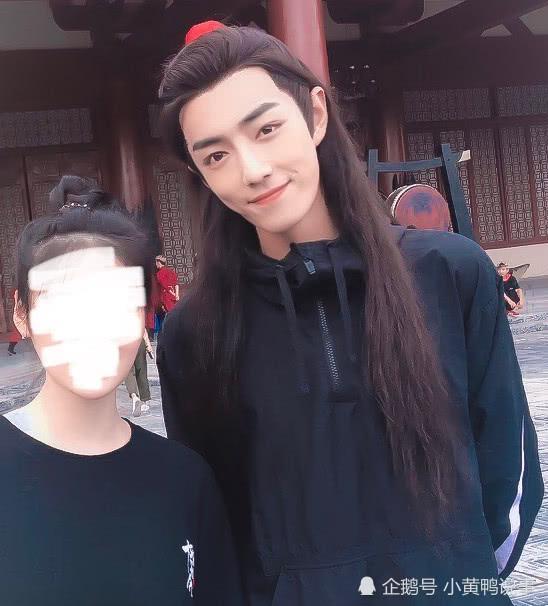 肖战外号有钱哥哥，李现外号训哥，而王一博外号就厉害了！