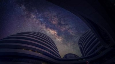 ​霍金辐射是什么？科学家用“垃圾桶”和塑料球就能研究宇宙问题！