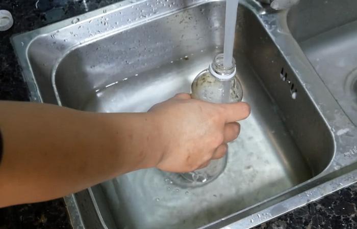 洗碗池下水道堵塞了怎么办？教你一个小妙招，10秒就疏通！