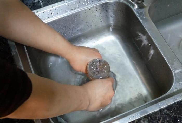 洗碗池下水道堵塞了怎么办？教你一个小妙招，10秒就疏通！