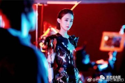 ​农村出道的赵丽颖，成今年赚钱最多的小花，如今都快累得透支