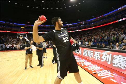 盘点NBA史上最高的5位球员，姚明只排第5，第一“令人仰慕”