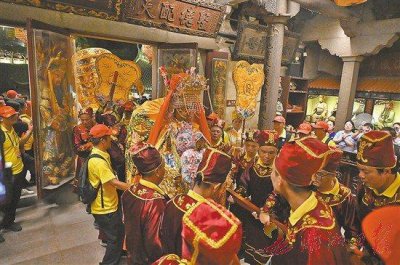 ​万众欢腾  共祈福祉