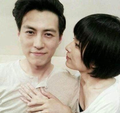 靳东与前妻江珊离婚原因曝光，为何前妻仍对他念念不忘