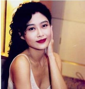 ​香港女神们大尺度“科普片”，你看过几部？