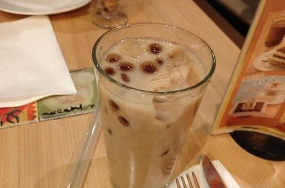还在买奶茶喝教你自制红豆奶茶，简单又健康，一点不比买的差！
