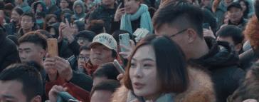 不修边幅地站在什刹海街头唱歌，可以，这果然很朴树！