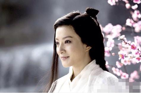 8岁演“小婉君”爆红金铭，弃《还珠格格》北大毕业，39岁仍未婚