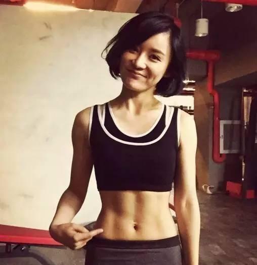 袁姗姗为不当言论道歉，曾被骂滚出娱乐圈的她，现在高兴坏了吧
