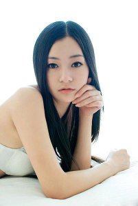 ​小姨子把我拉进房间，提出的要求让我不知如何是好