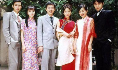 ​她是《情深深》中的陆心萍，因拍戏重度毁容！今嫁给尓豪被宠20年