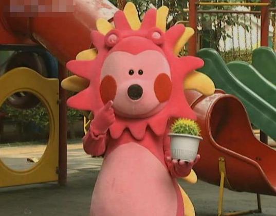 与时俱进？《智慧树》小咕咚“整”成网红脸，儿时记忆被毁