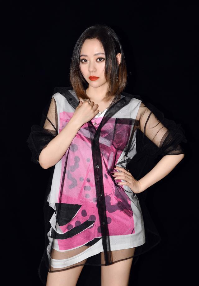 女神张靓颖换了一款波波头短发，35岁秒变18岁少女，减龄时髦！