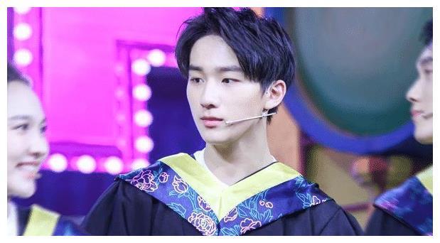 16位98年出生的明星，有的正当红，有的已过气，你喜欢谁？