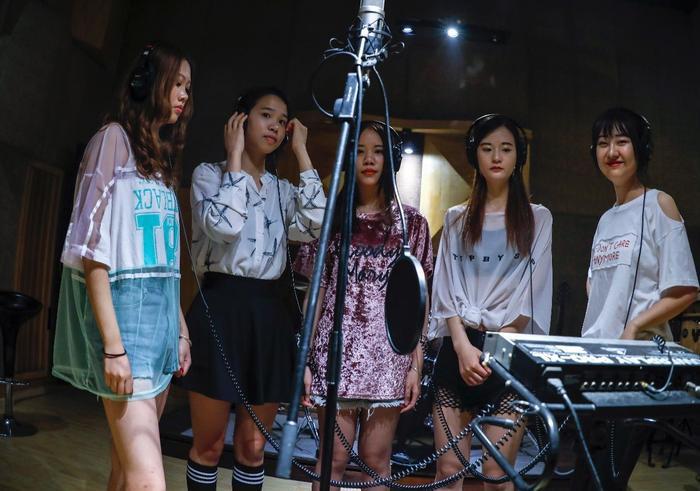 新秀传媒女子团体「时空少女队」单曲《起航》全网发行！
