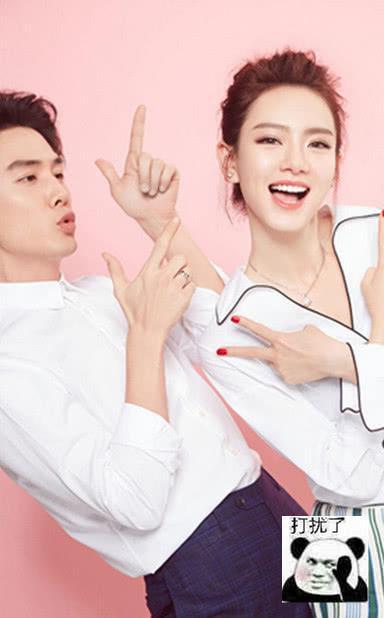 撞脸算什么？夫妻撞脸见过吗？这对明星夫妇比邓超孙俪还相似！