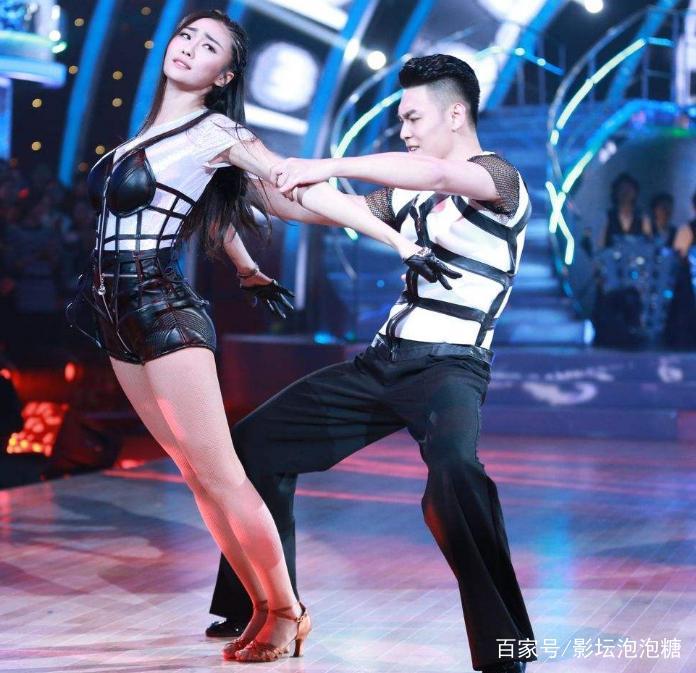 一夜爆红《好声音》貌美季军，先失爱情再输事业，一件事情酿大错