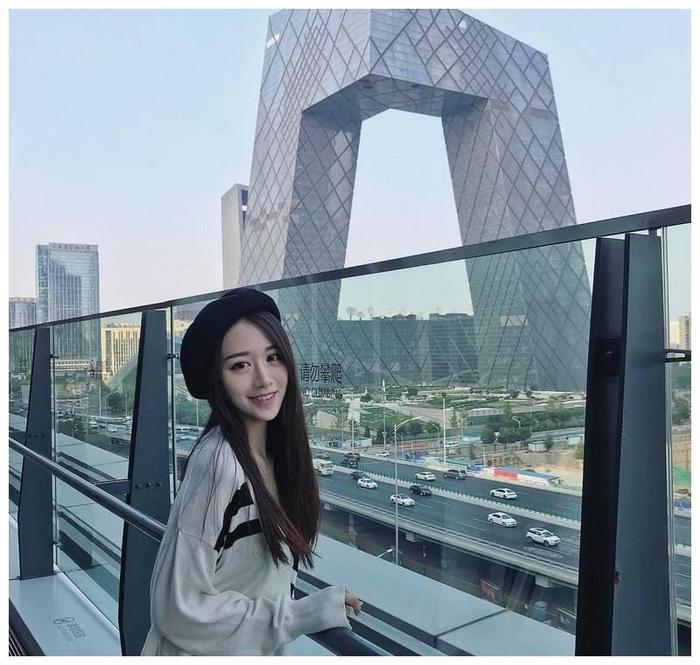 天菜正妹“菜菜”超美颜值，网友：美到爆炸