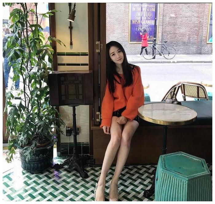 天菜正妹“菜菜”超美颜值，网友：美到爆炸