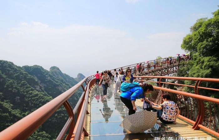 陕西有个“小华山”，玻璃栈道如同游龙？适合老人和孩子爬！