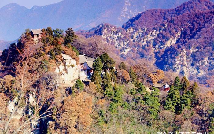 陕西有个“小华山”，玻璃栈道如同游龙？适合老人和孩子爬！