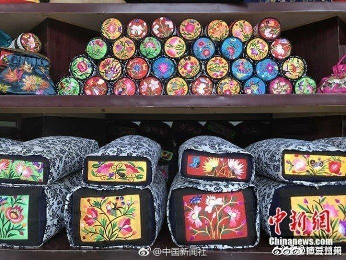 这年头流行复古风？传说中的“绣花枕头”了解一下