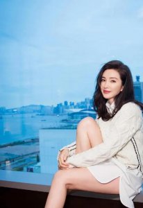 ​李冰冰妹妹李雪，事业爱情两全，一双儿女帅气漂亮