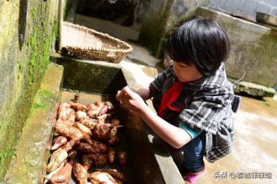 ​生在重男轻女的家庭，父母的偏心让我心寒