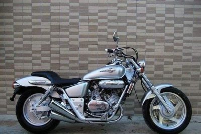 ​本田250玛格纳的质量如何？它很费油吗？老骑士来告诉你答案