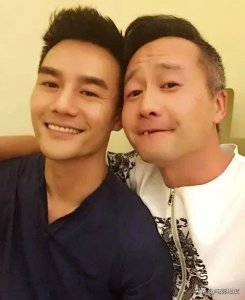​42岁“大金牙”岳旸，从未演过主角，风头却盖住一众主演