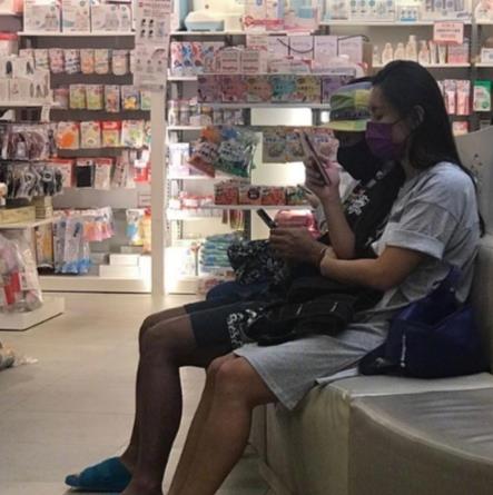 张震岳公布婚讯，女方小腹微微隆起，网友纷纷恭喜！