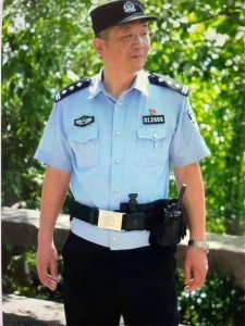 ​对临退“老警察”更应高看一眼、厚爱三分