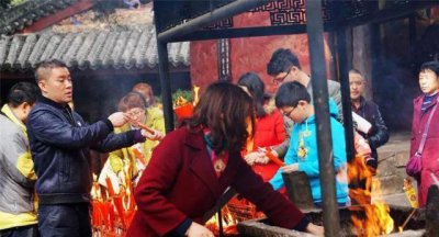 ​去寺庙烧香拜佛，有四大禁忌要注意，不清楚可以了解下