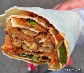 ​大叔做实惠早餐，两块钱也能吃得饱，食客：比杂粮煎饼好吃多了