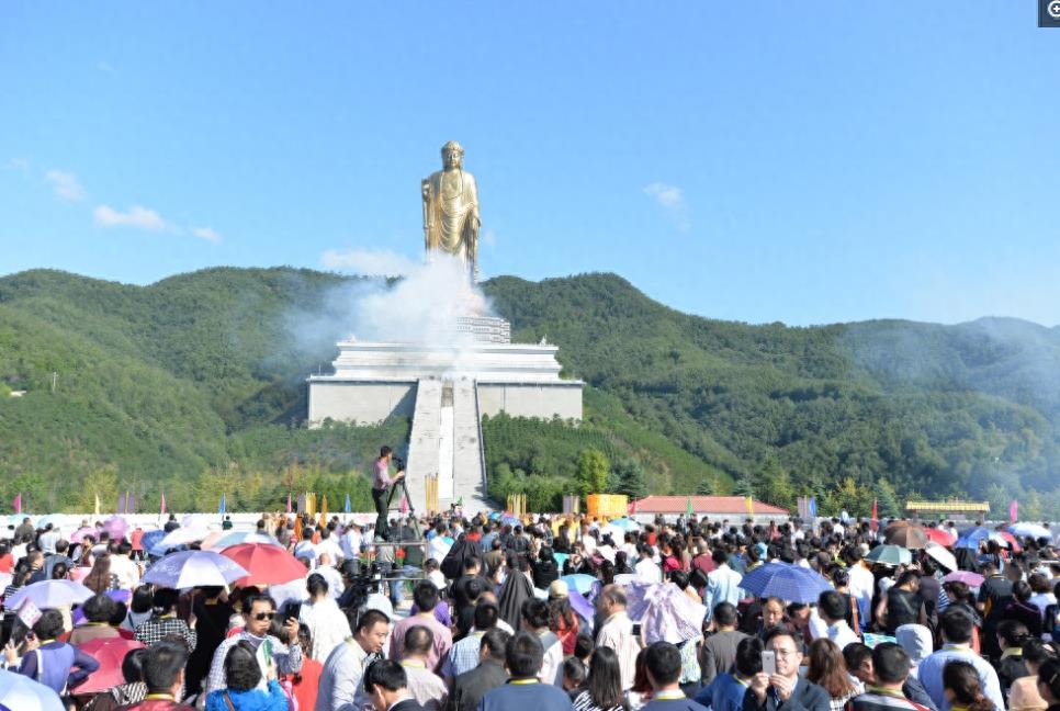 全球第一大佛，耗资12亿，用掉3.3千吨铜和108公斤黄金